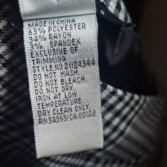 Houndstooth Women's Skirt - Picture 3 of 3